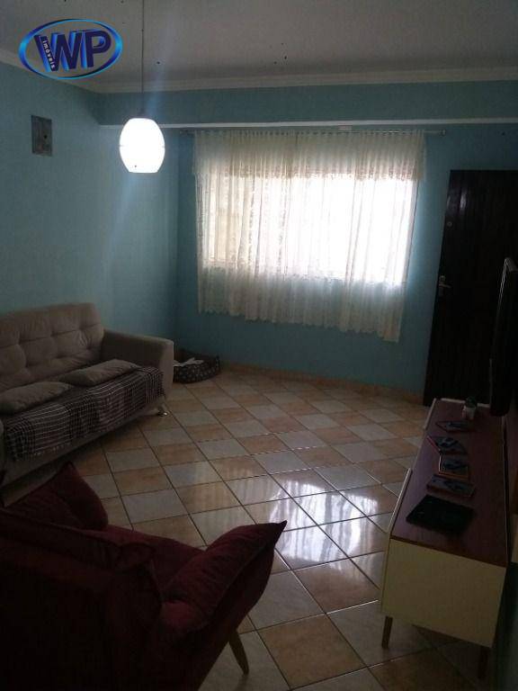 Casa à venda com 3 quartos, 157m² - Foto 1