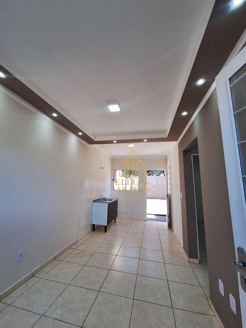 Casa, 2 quartos, 43 m² - Foto 1