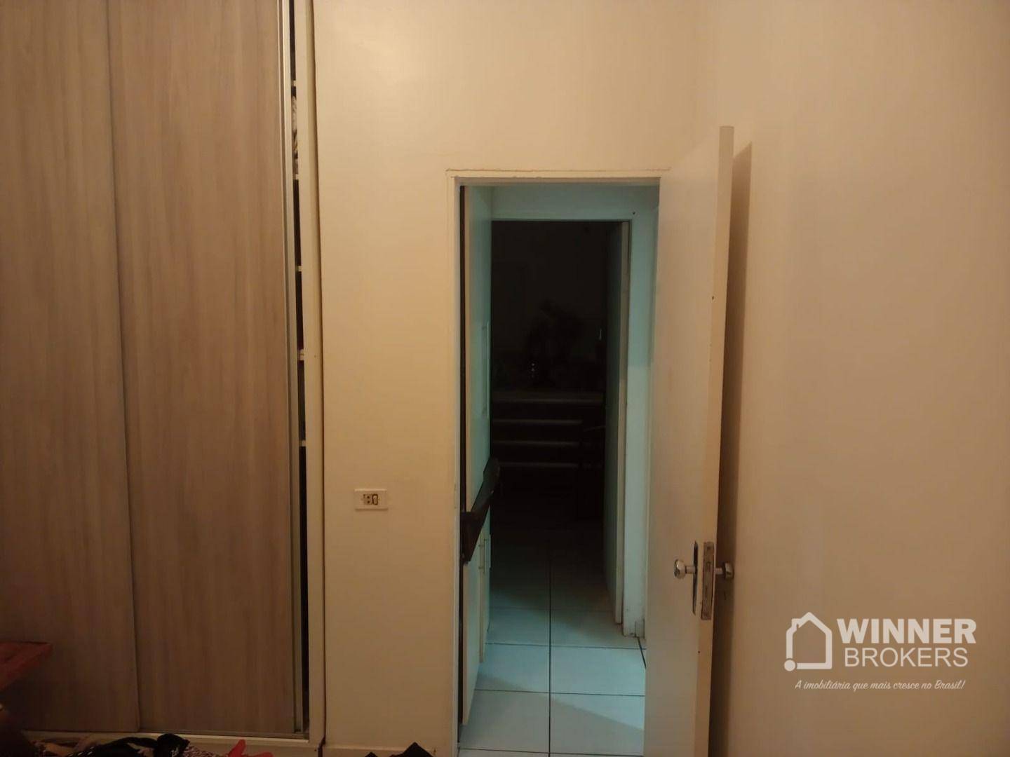 Casa à venda com 4 quartos, 220m² - Foto 8