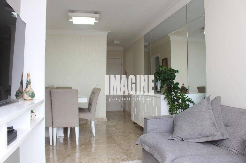 Apartamento à venda com 3 quartos, 63m² - Foto 4