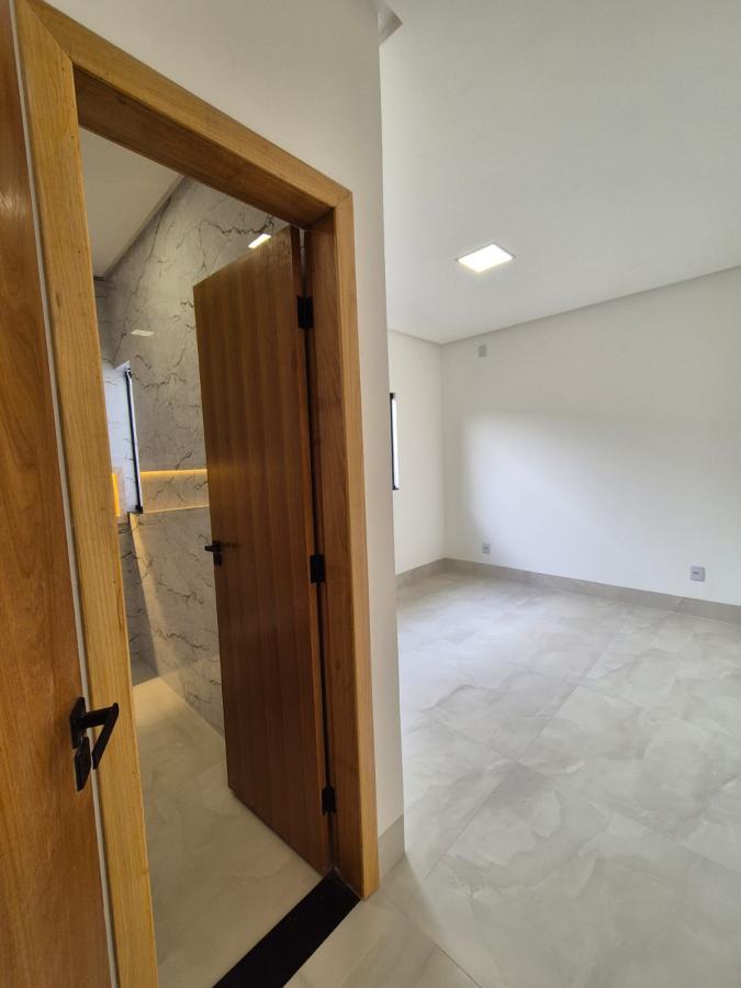 Casa à venda com 3 quartos, 225m² - Foto 8