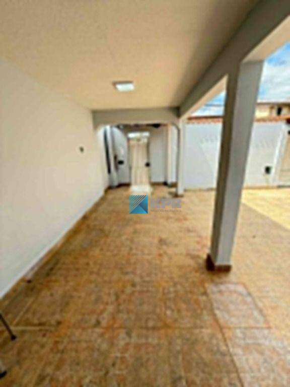 Casa à venda com 6 quartos, 270m² - Foto 5