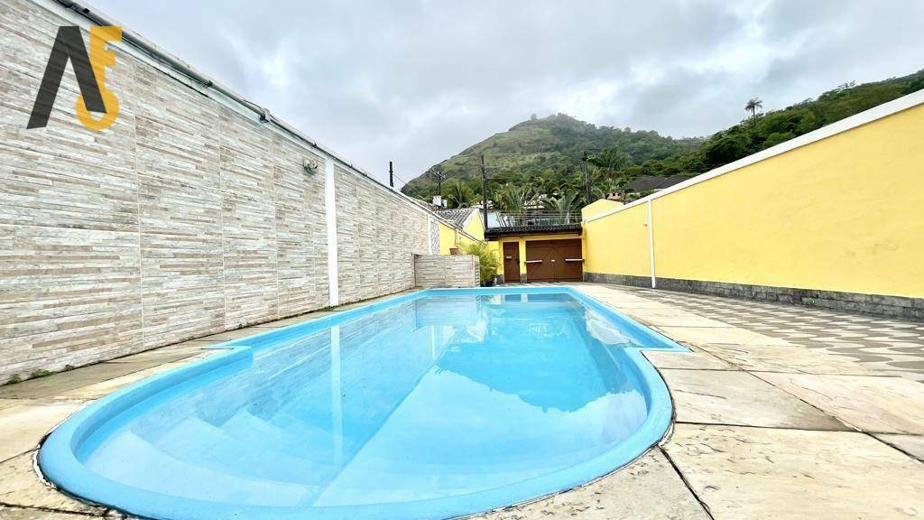 Casa de Condomínio à venda com 3 quartos, 184m² - Foto 2