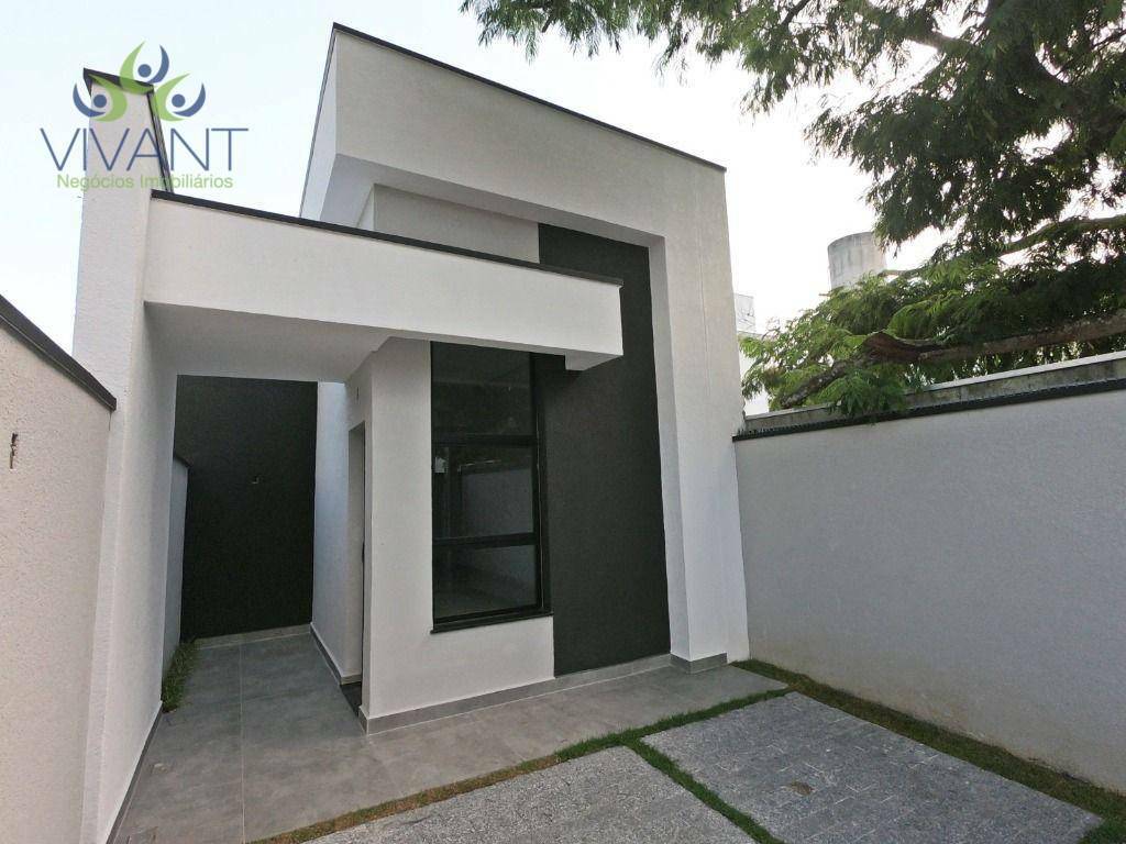 Casa à venda com 3 quartos, 81m² - Foto 1