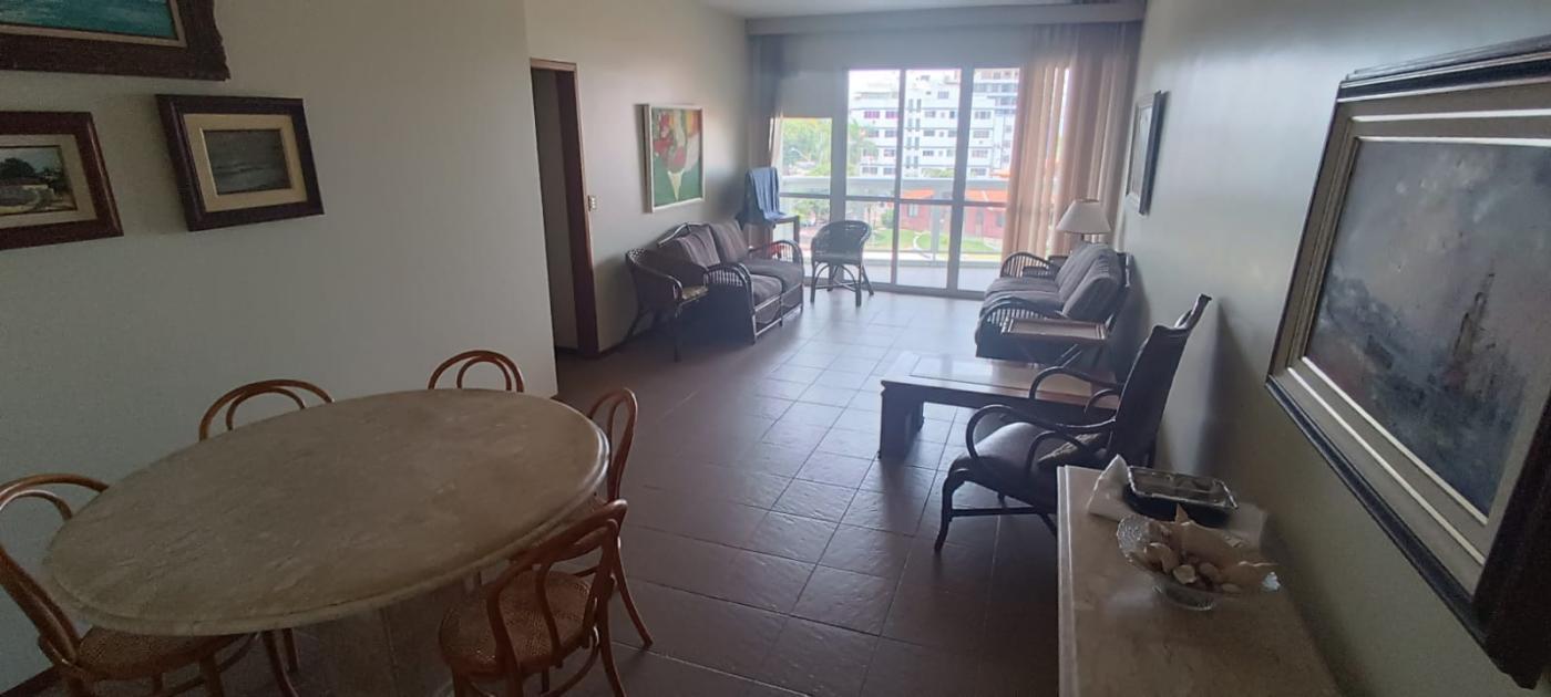 Apartamento para alugar com 3 quartos, 140m² - Foto 12