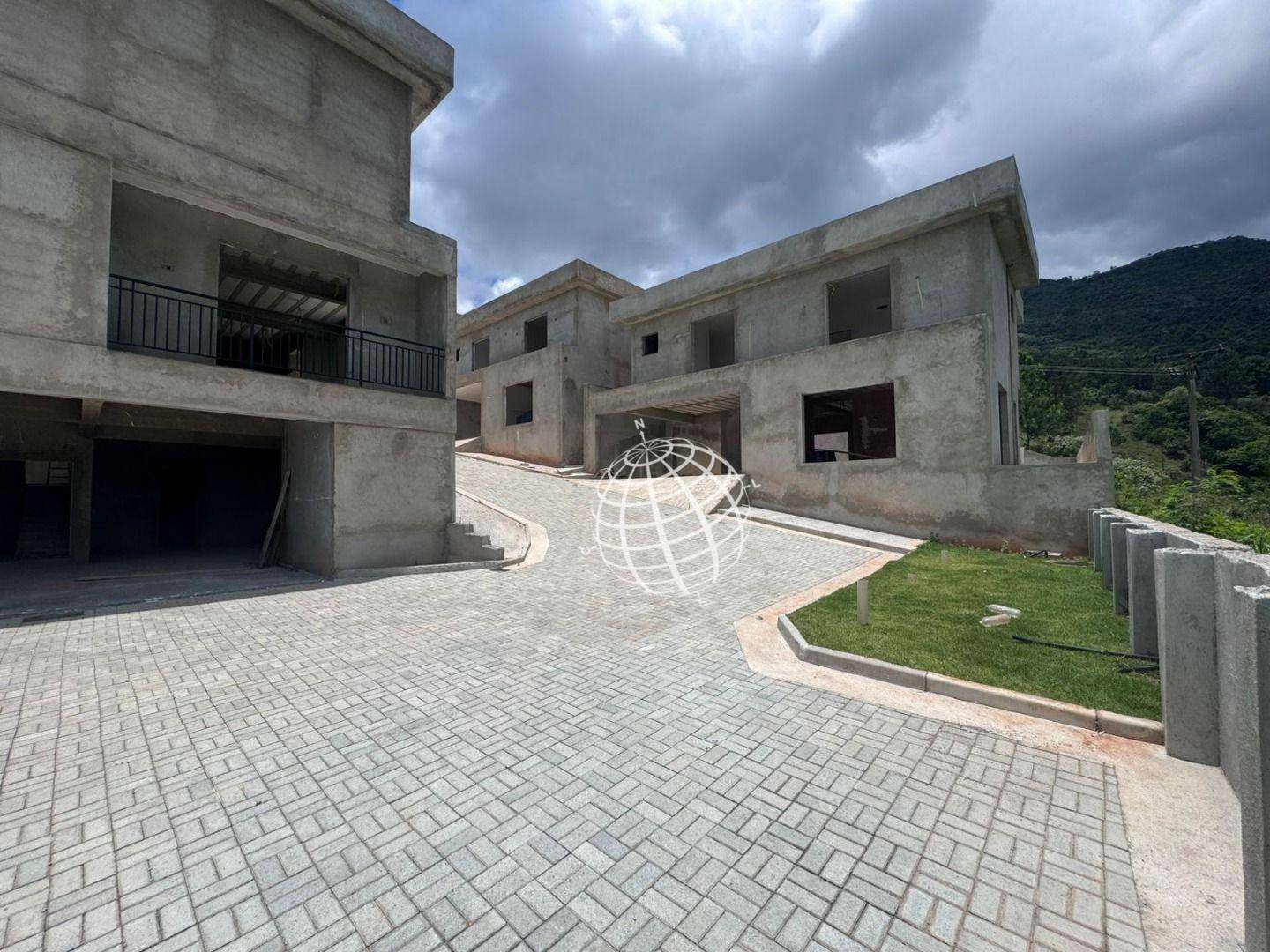 Casa de Condomínio à venda com 4 quartos, 234m² - Foto 9