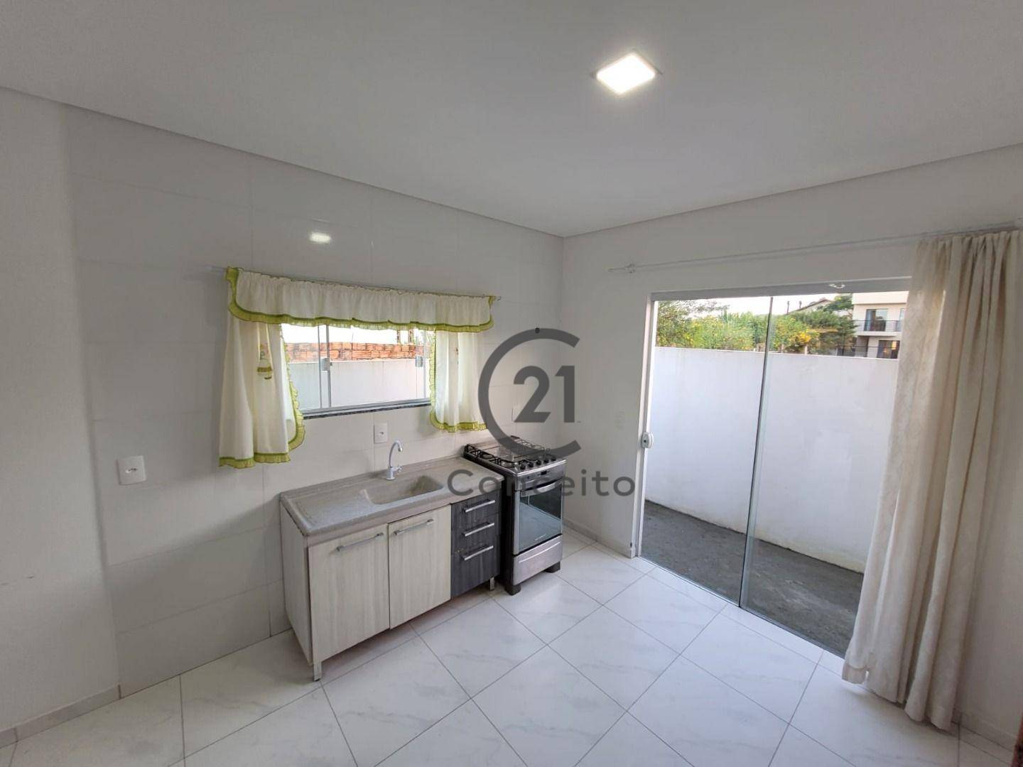 Casa à venda com 2 quartos, 65m² - Foto 2