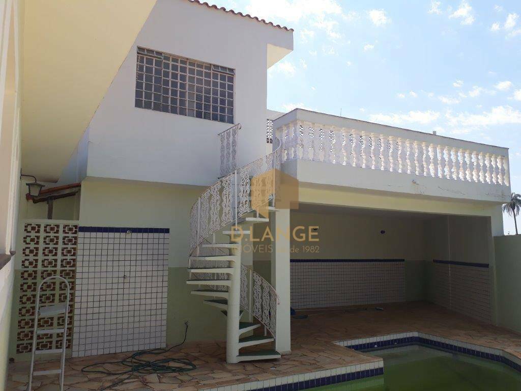 Casa à venda com 3 quartos, 210m² - Foto 3