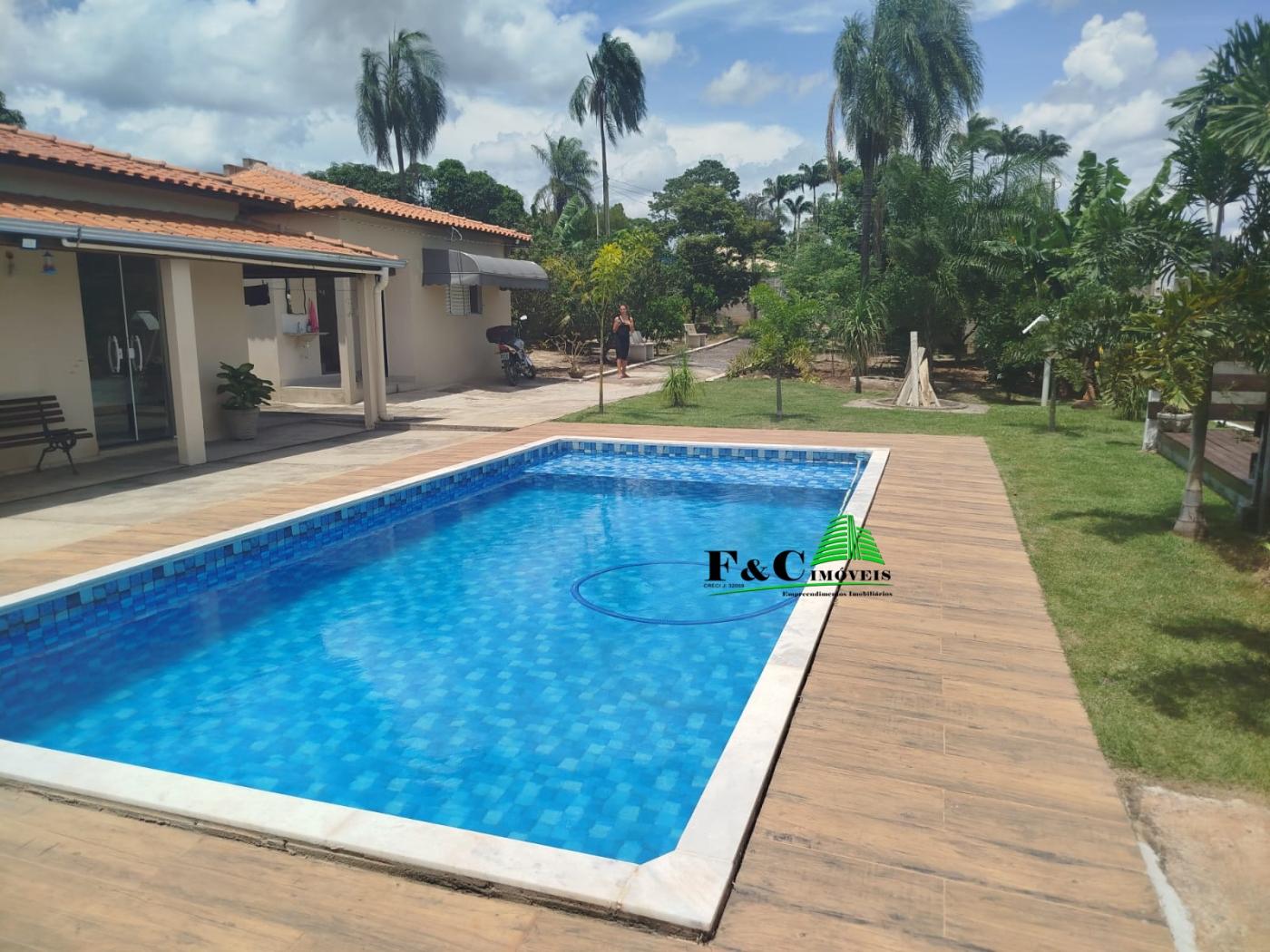 Chácara à venda com 3 quartos, 1000m² - Foto 2