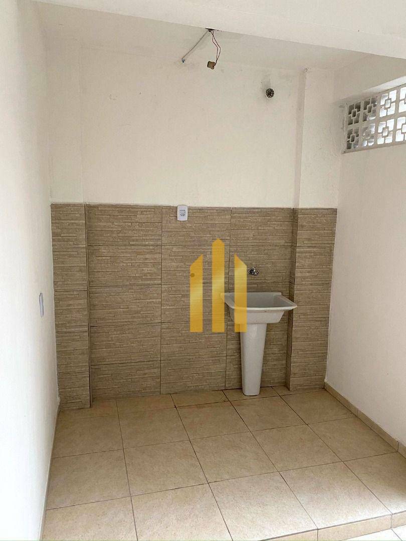 Casa para alugar com 3 quartos, 240m² - Foto 5