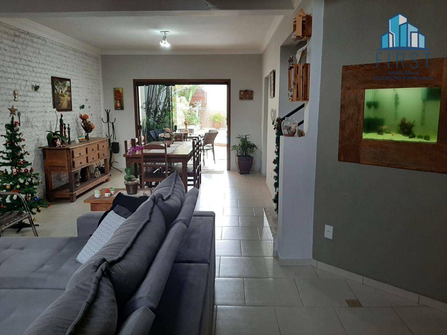 Casa à venda com 3 quartos, 270m² - Foto 10