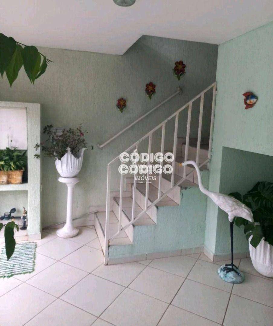 Sobrado à venda e aluguel com 3 quartos, 230m² - Foto 4