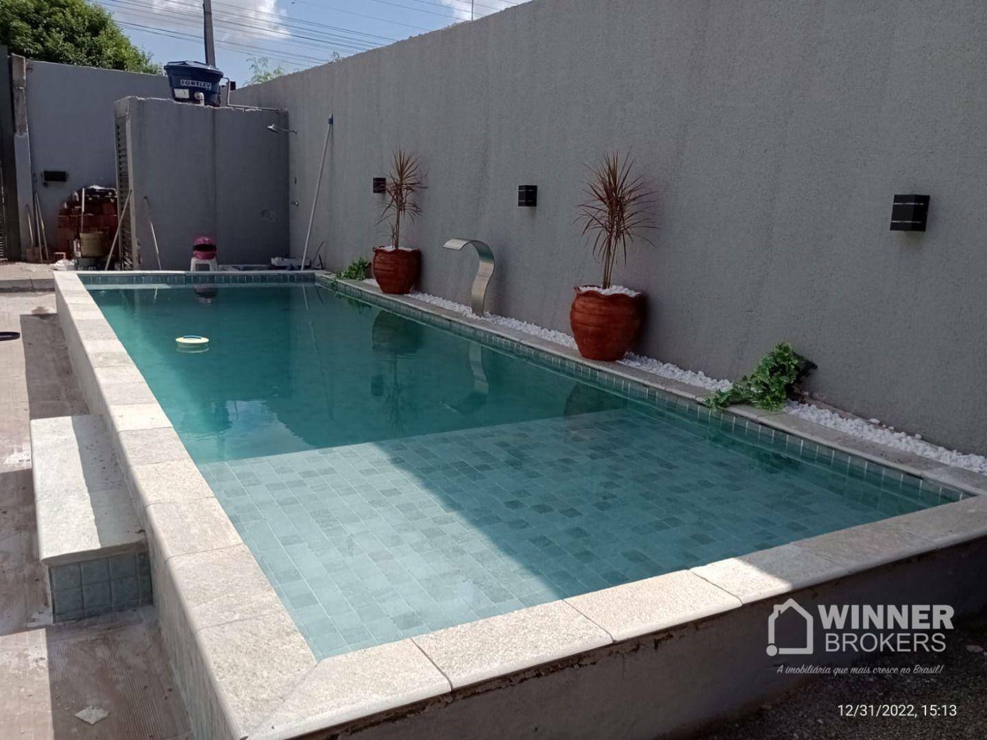 Casa à venda com 4 quartos, 145m² - Foto 1