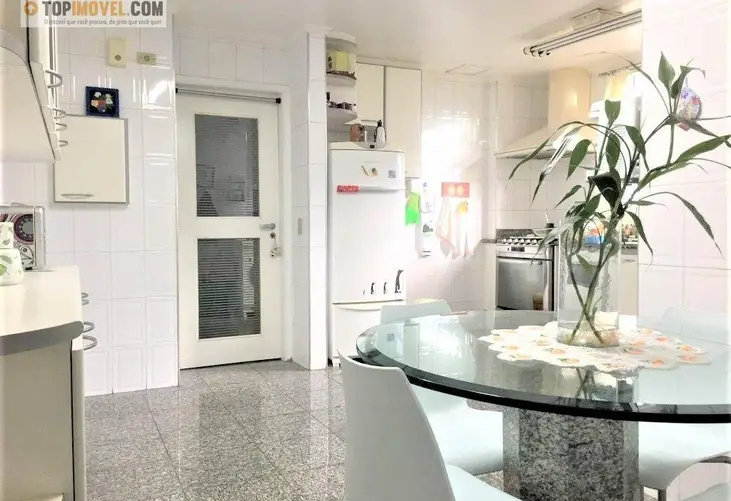 Apartamento à venda com 4 quartos, 201m² - Foto 3