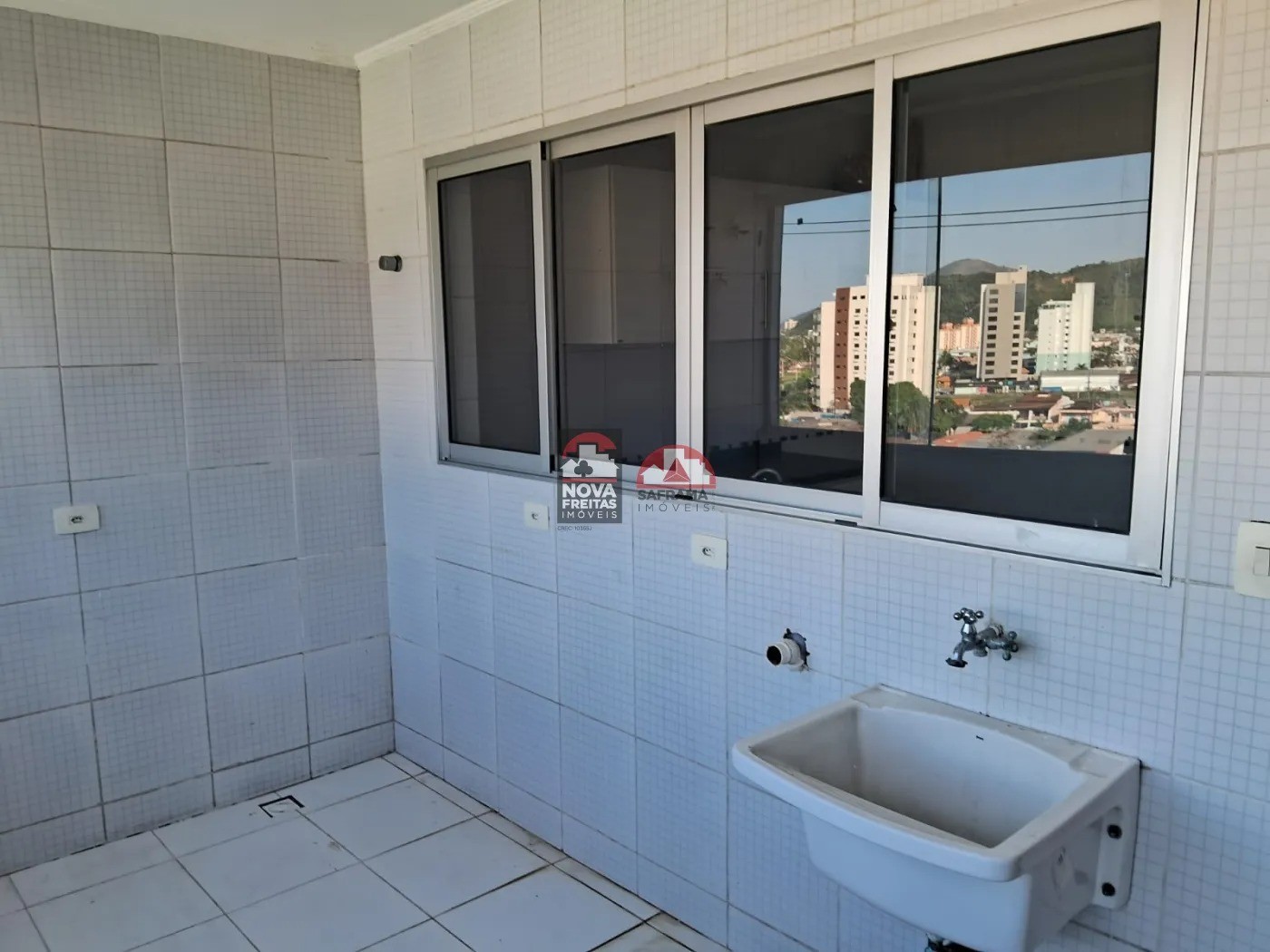 Apartamento para alugar com 2 quartos, 200m² - Foto 17