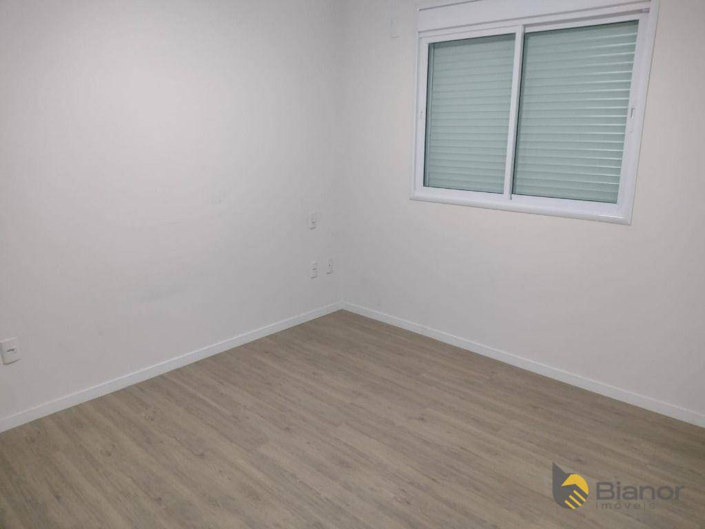 Apartamento à venda com 3 quartos, 118m² - Foto 4