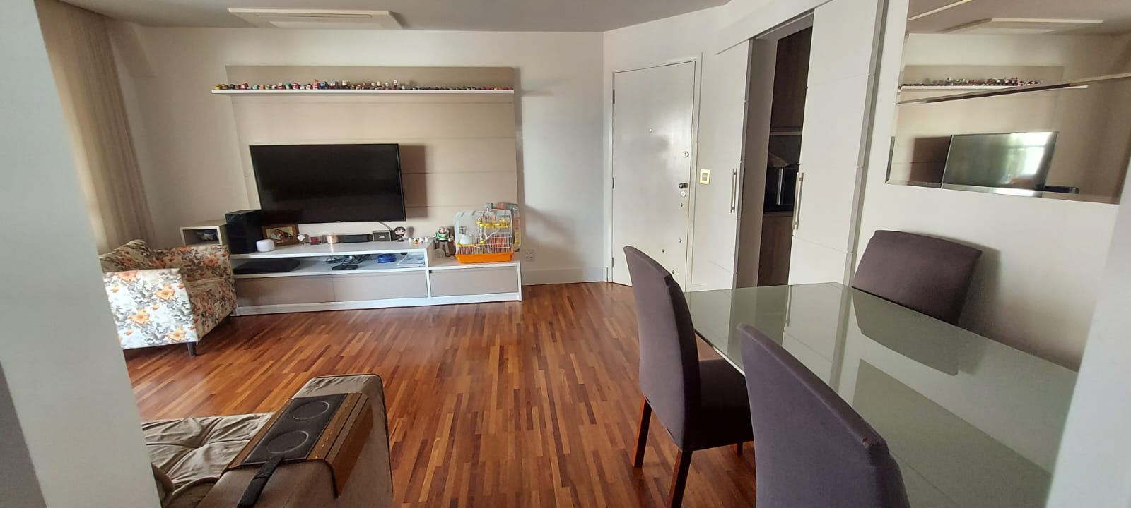 Apartamento à venda com 3 quartos, 107m² - Foto 1