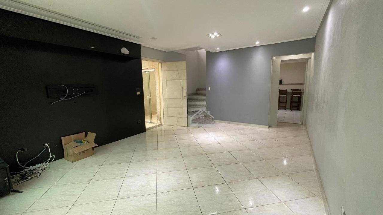 Sobrado à venda com 3 quartos, 126m² - Foto 1