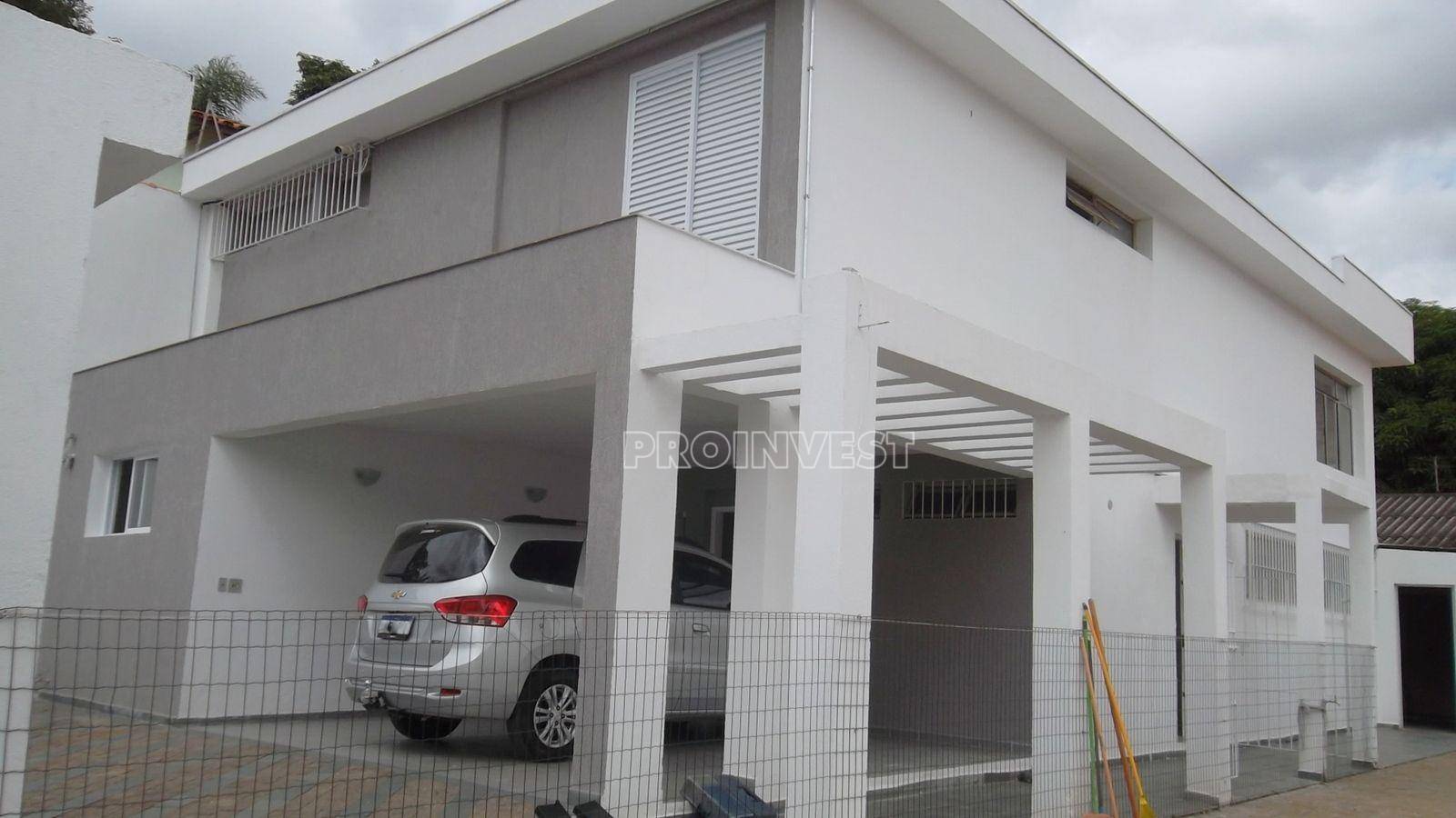 Casa à venda com 3 quartos, 330m² - Foto 1