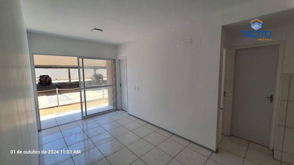 Apartamento à venda com 2 quartos, 43m² - Foto 2