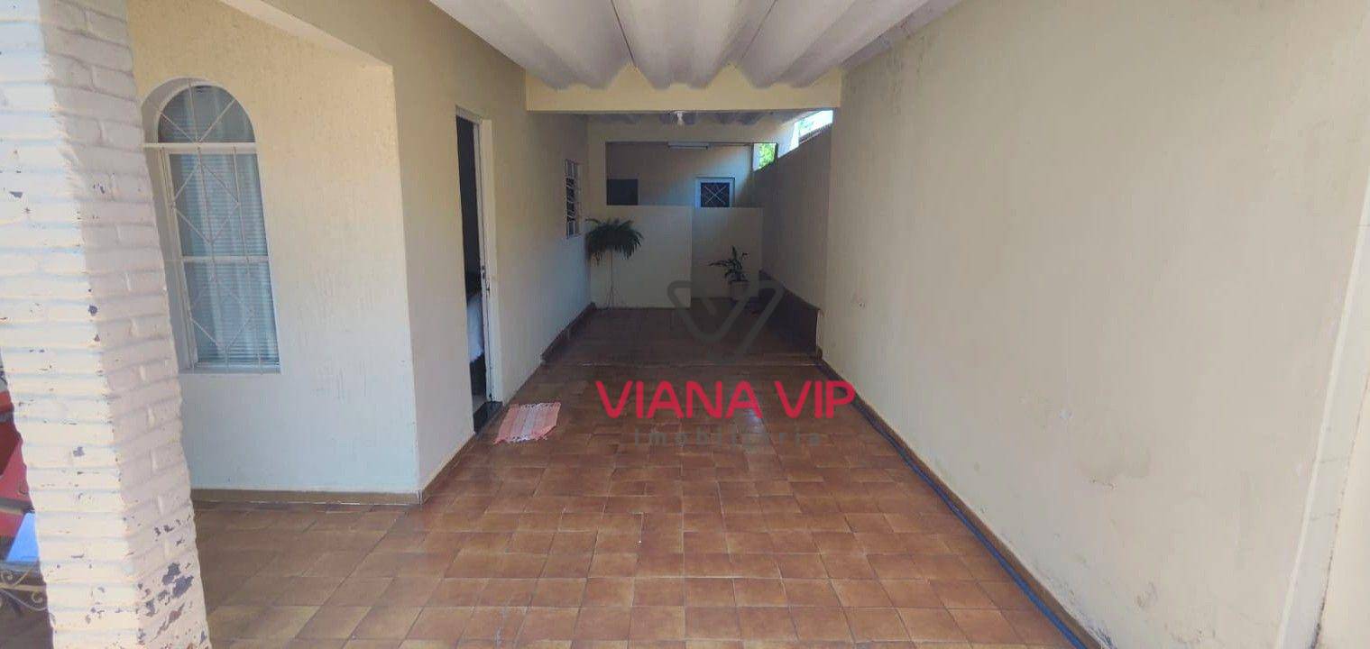 Casa à venda com 3 quartos, 178m² - Foto 4