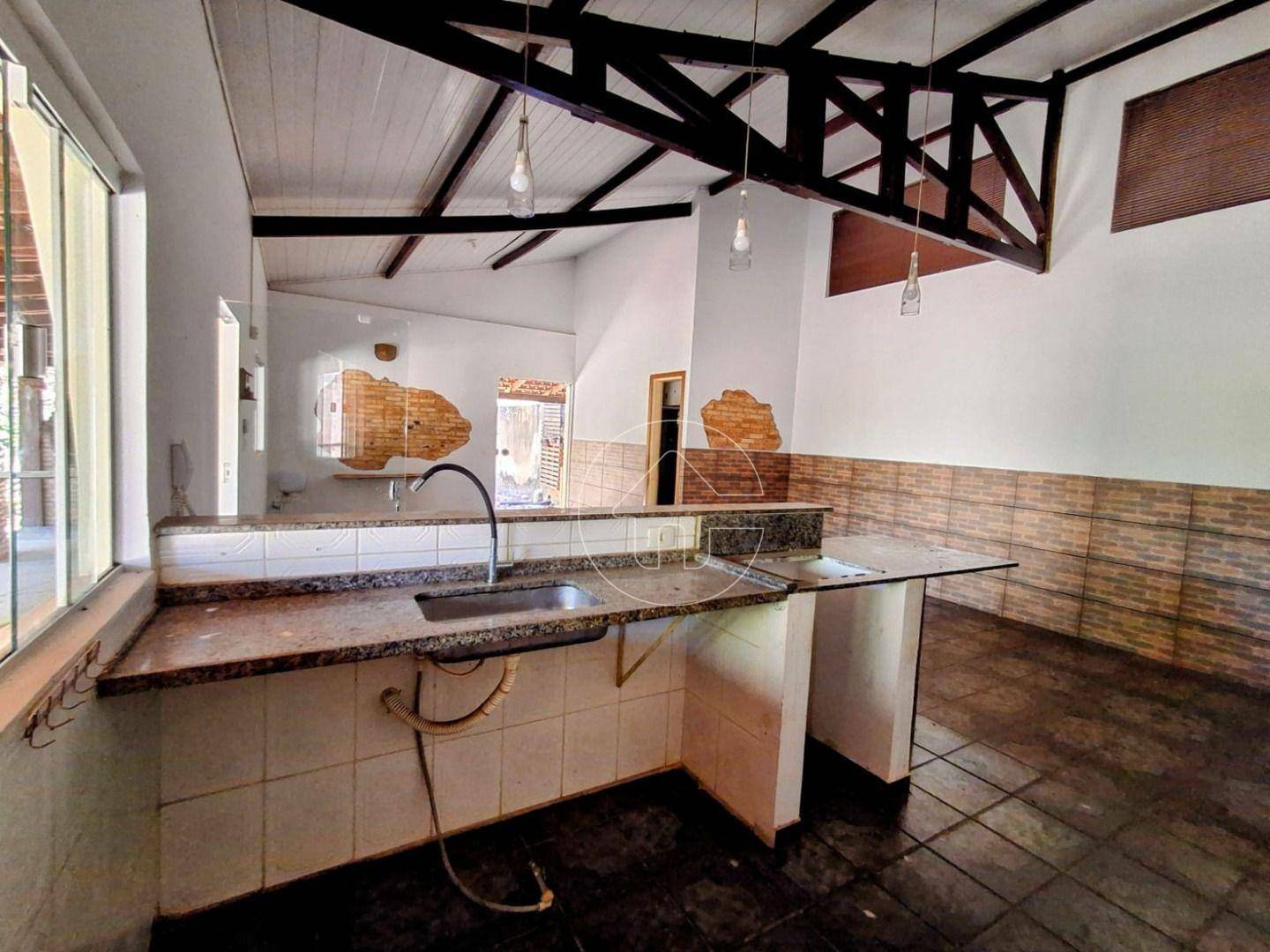 Casa para alugar com 2 quartos, 150m² - Foto 6