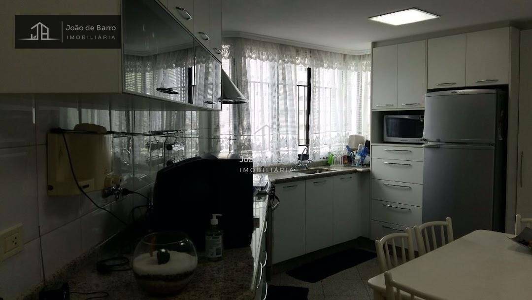 Apartamento à venda com 4 quartos, 255m² - Foto 8