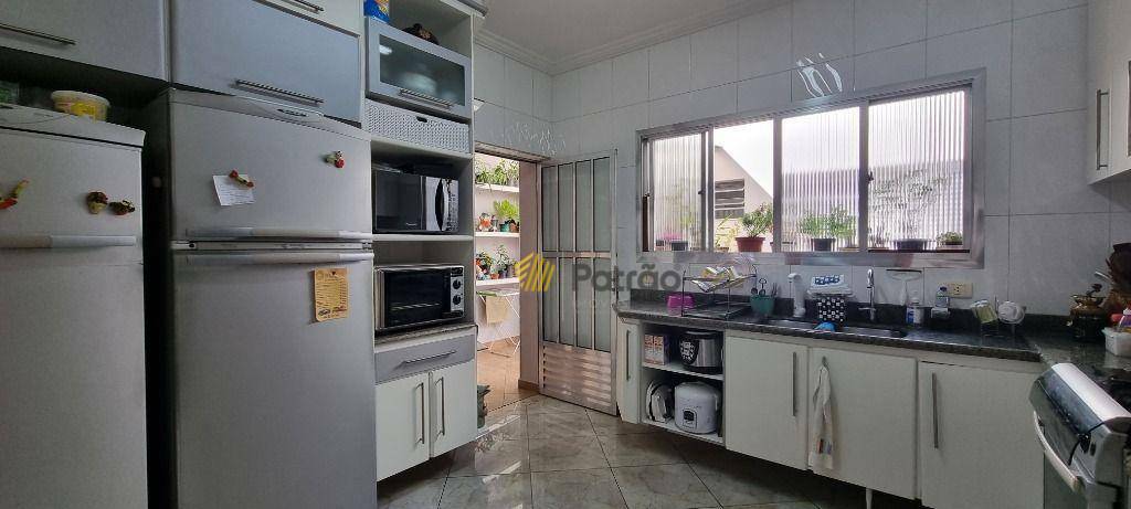 Sobrado à venda com 3 quartos, 205m² - Foto 10