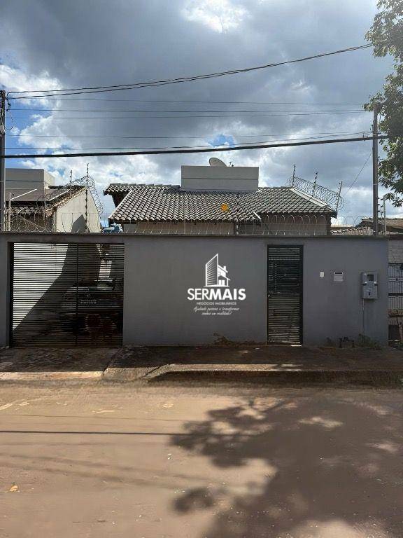 Casa à venda com 2 quartos, 48m² - Foto 1