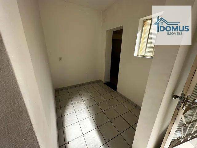 Casa à venda com 4 quartos, 135m² - Foto 4