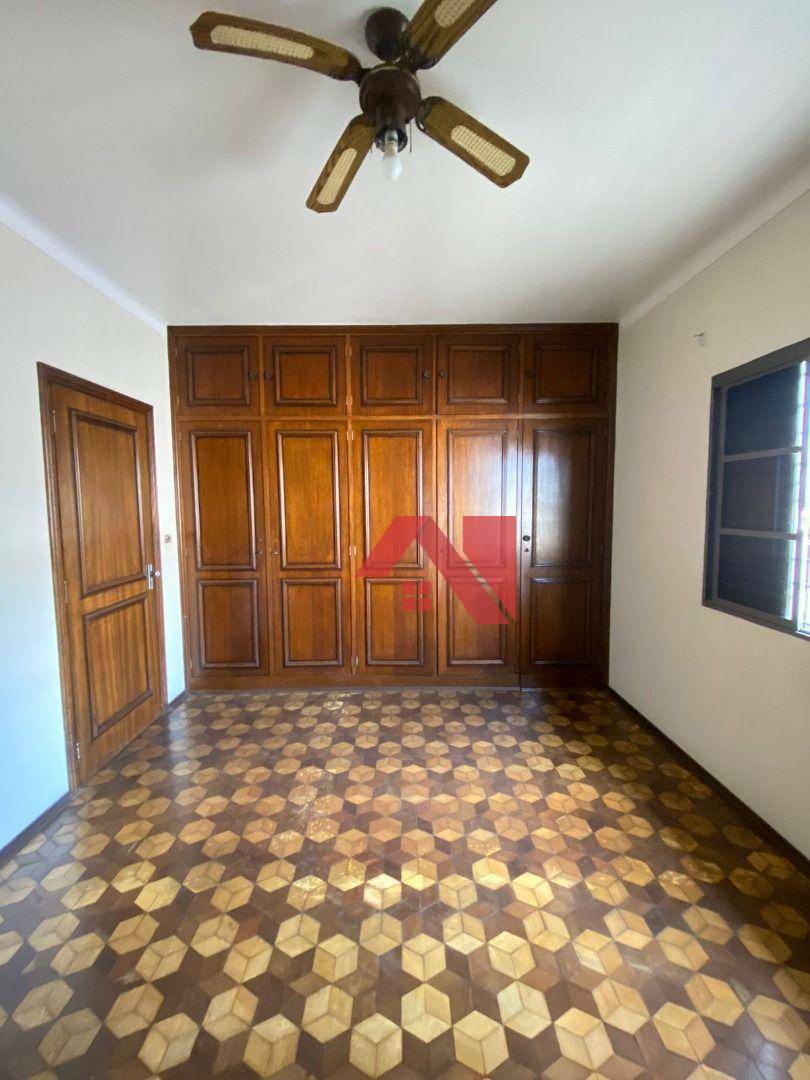 Casa à venda com 3 quartos, 335m² - Foto 13