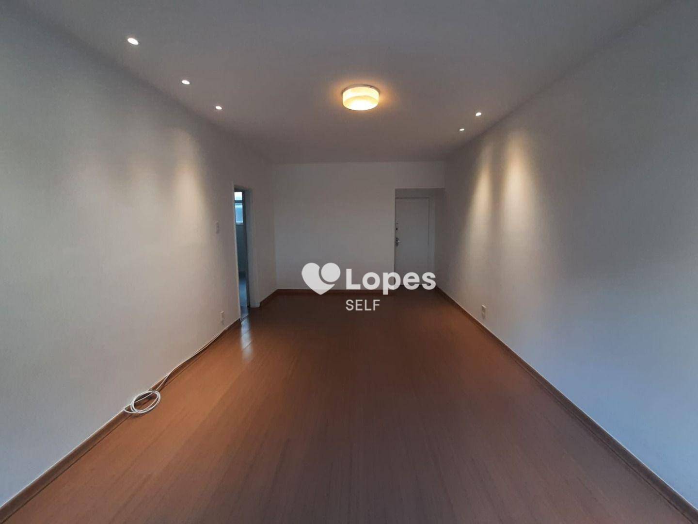 Apartamento à venda com 3 quartos, 111m² - Foto 2