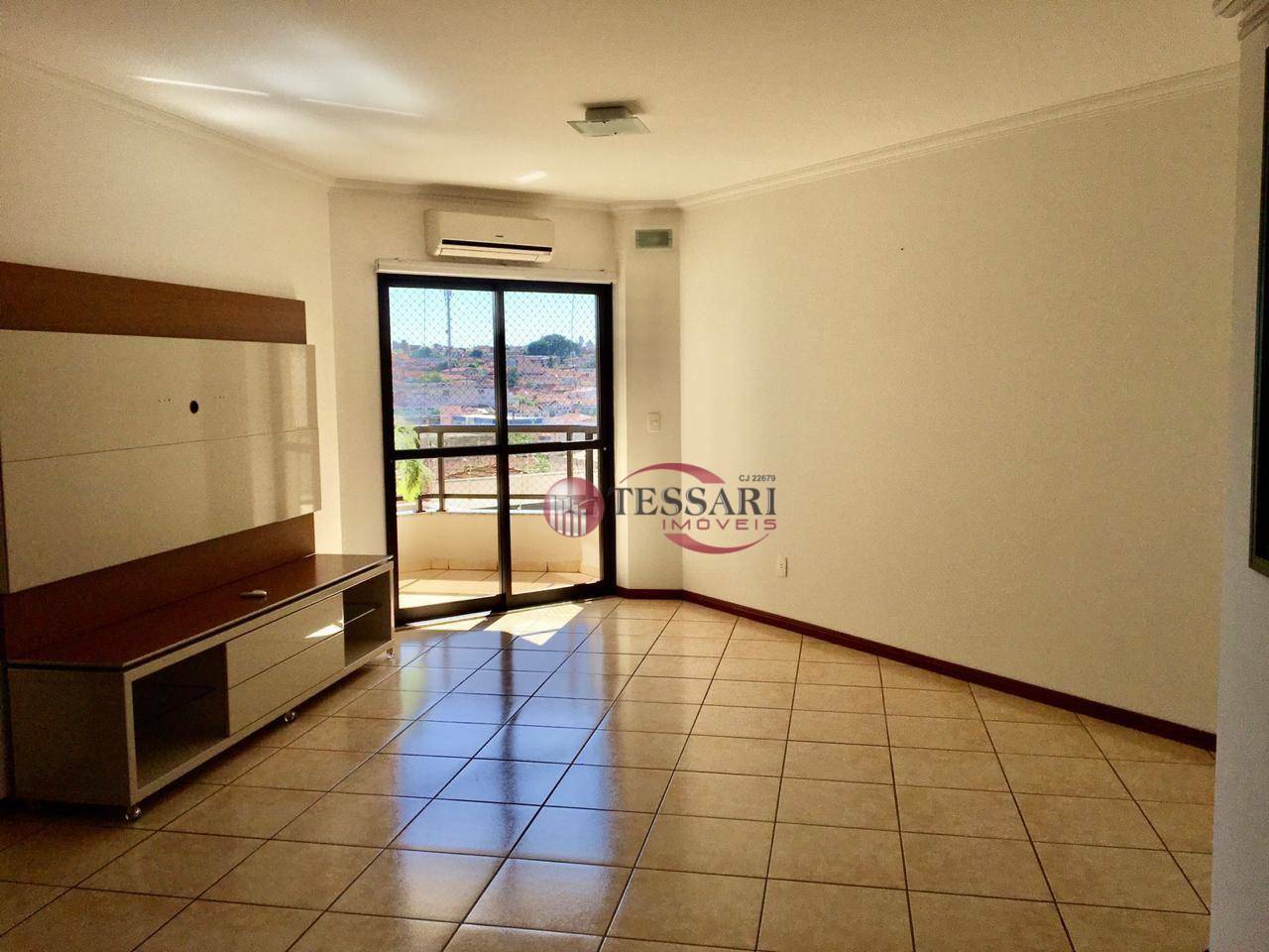 Apartamento à venda com 3 quartos, 145m² - Foto 1