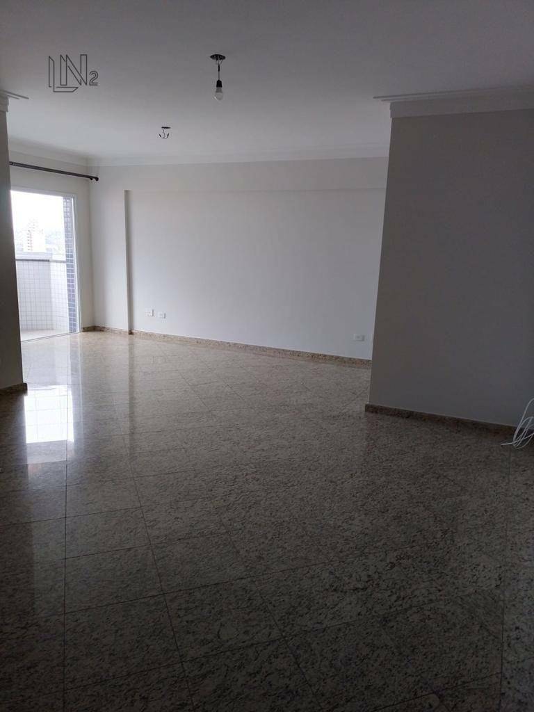 Apartamento à venda com 3 quartos, 137m² - Foto 3