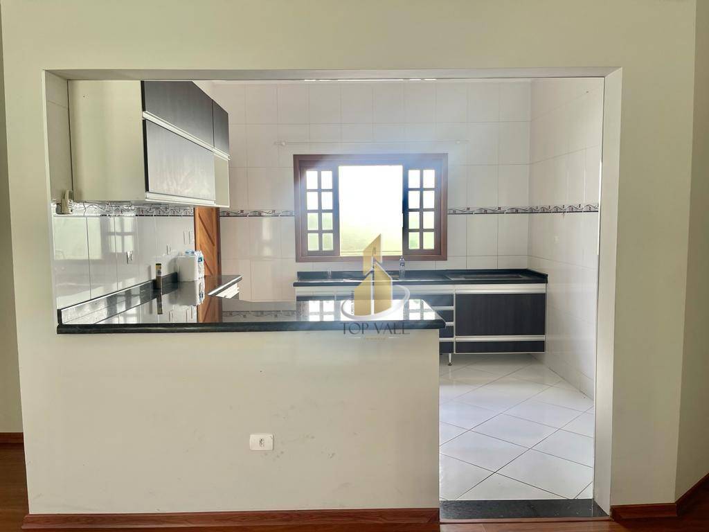 Casa à venda com 3 quartos, 210m² - Foto 5