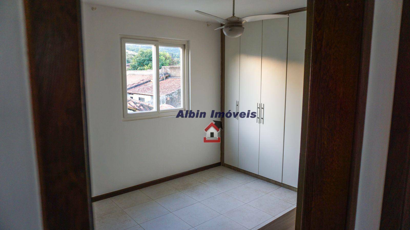 Casa à venda com 3 quartos, 200m² - Foto 13