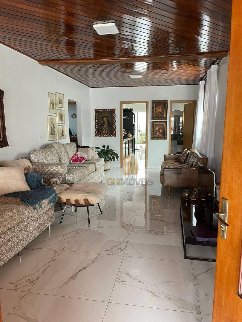 Casa à venda com 3 quartos, 250m² - Foto 4