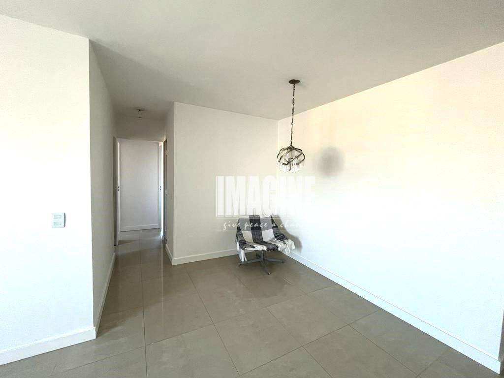 Apartamento à venda com 3 quartos, 65m² - Foto 4