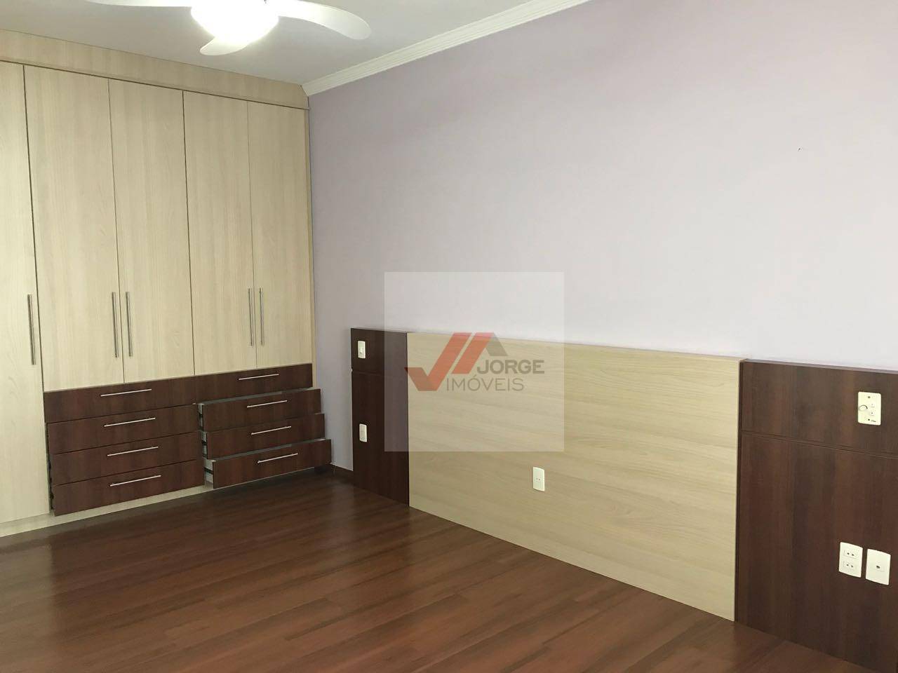 Casa à venda com 3 quartos, 325m² - Foto 18