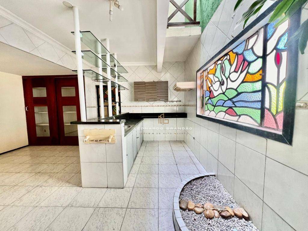 Casa à venda com 9 quartos, 521m² - Foto 14