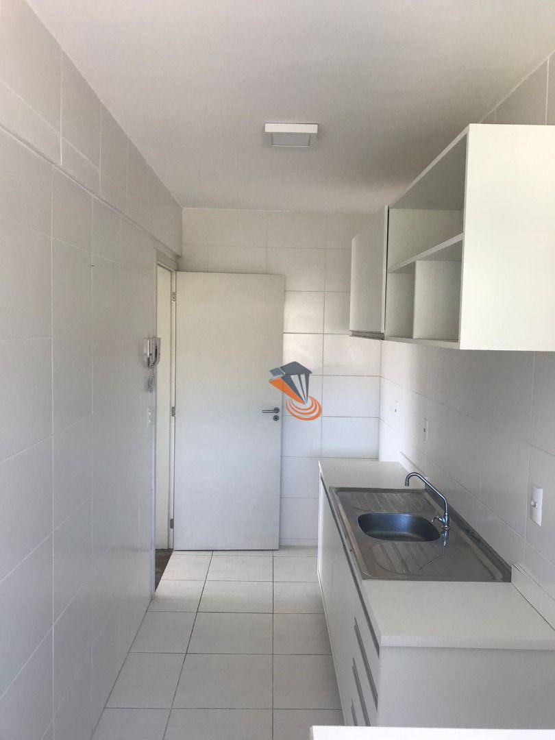 Apartamento à venda com 2 quartos, 64m² - Foto 2