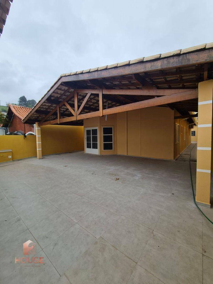 Casa à venda e aluguel com 3 quartos, 250m² - Foto 2