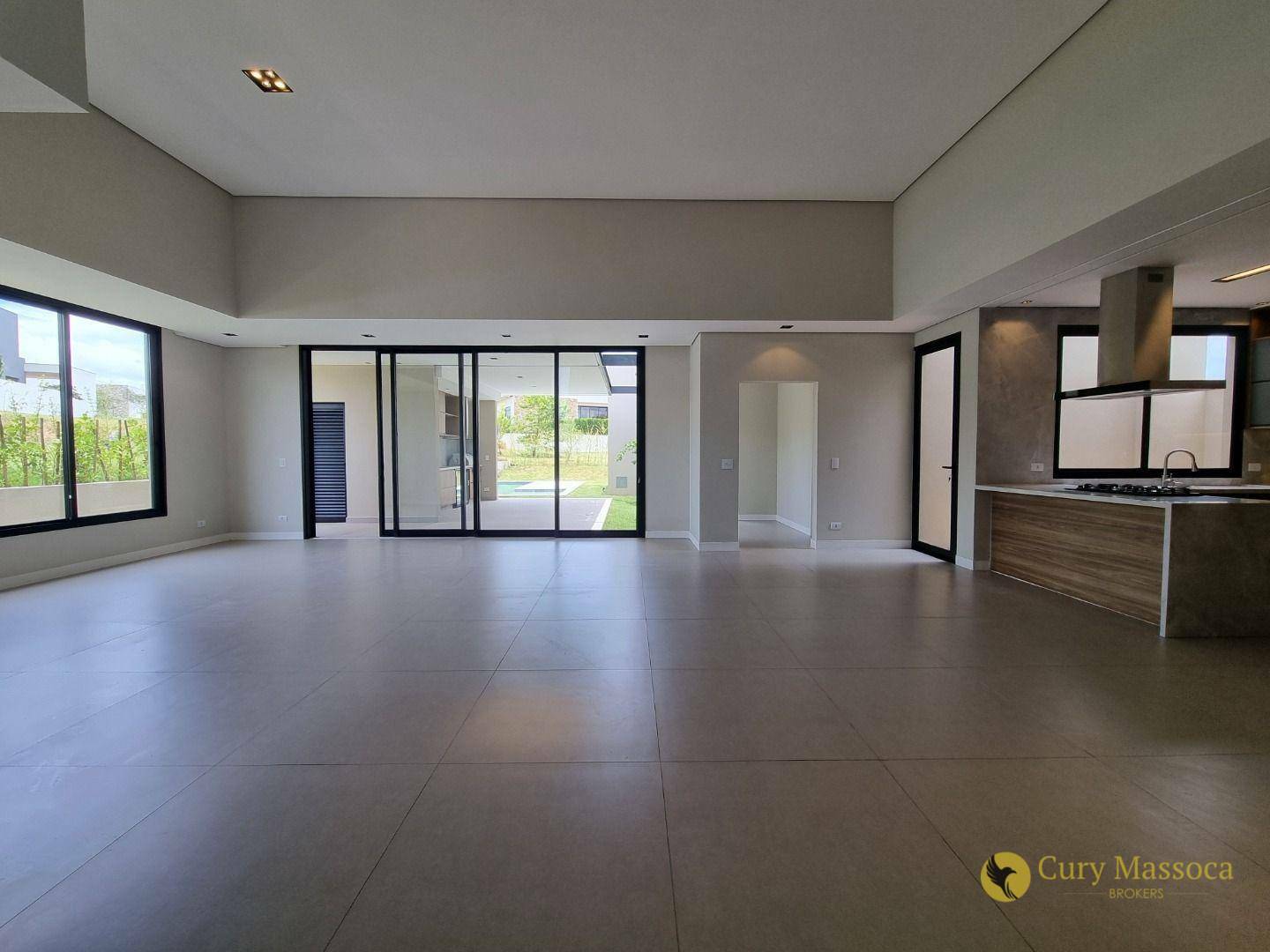 Casa de Condomínio à venda com 4 quartos, 275m² - Foto 2