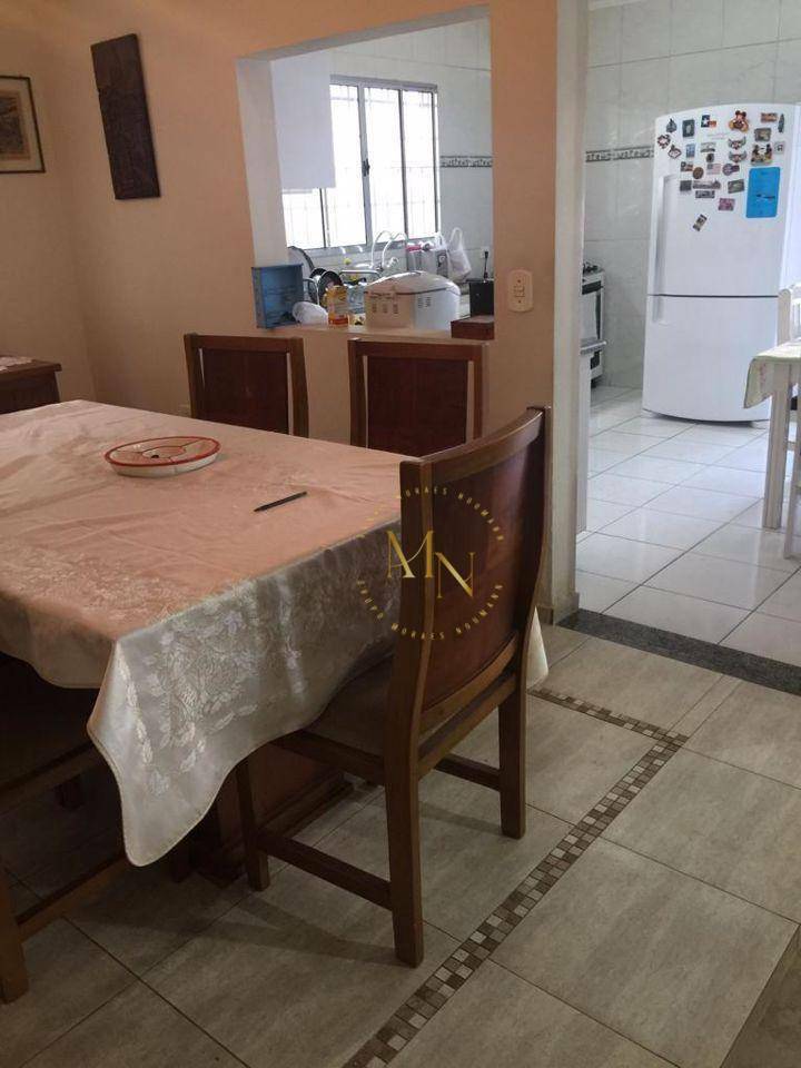 Sobrado à venda com 3 quartos, 200m² - Foto 4