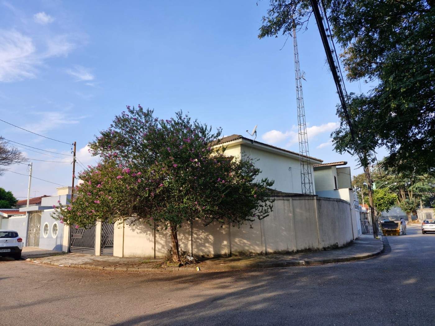 Casa, 5 quartos, 240 m² - Foto 1