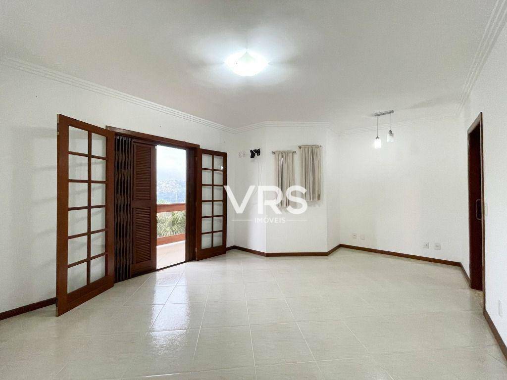 Casa à venda com 4 quartos, 195m² - Foto 18