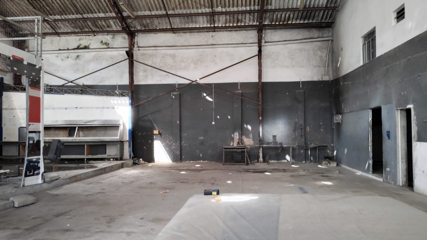 Depósito-Galpão-Armazém para alugar com 1 quarto, 320m² - Foto 4