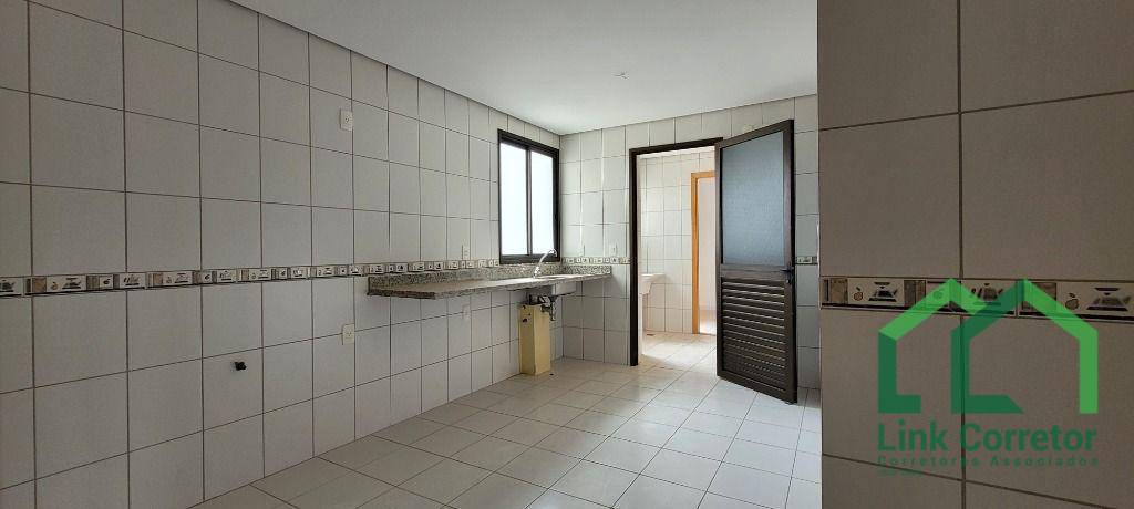 Apartamento à venda com 3 quartos, 137m² - Foto 9