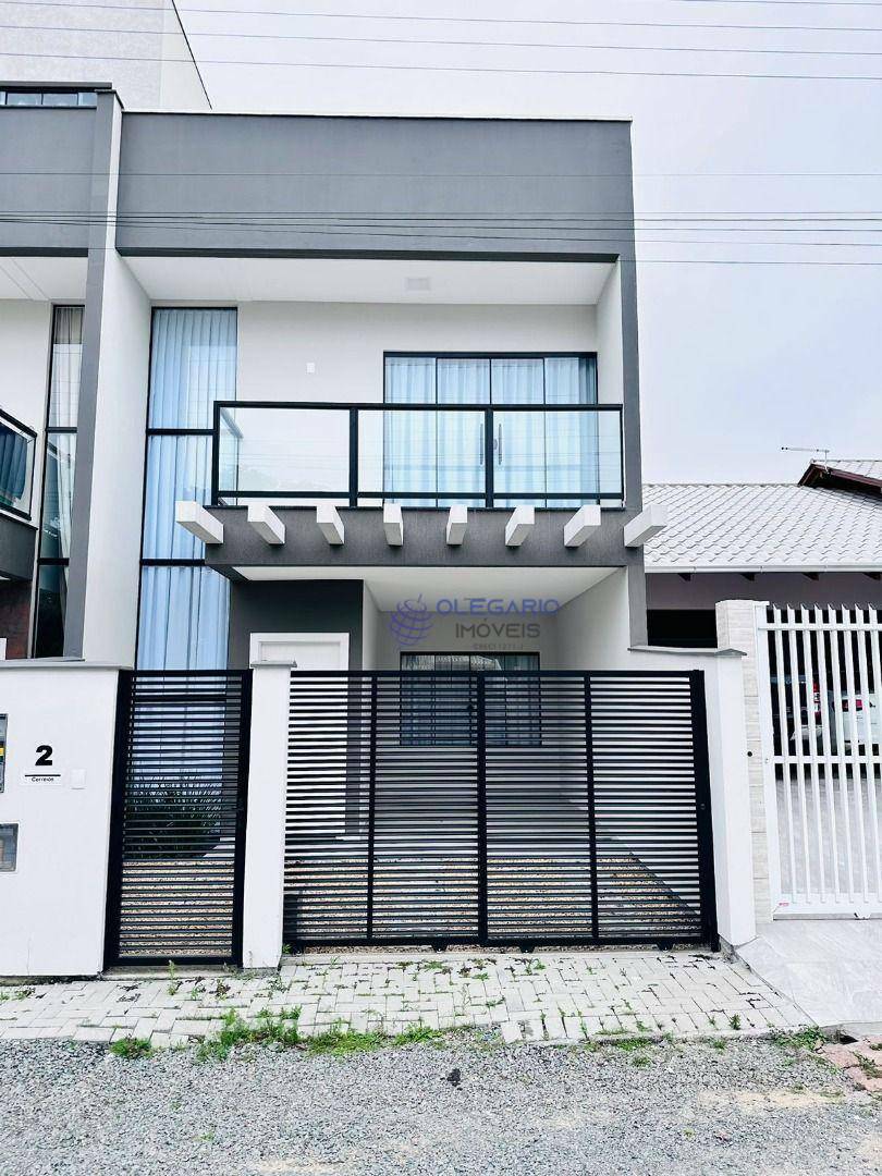 Sobrado à venda com 3 quartos, 145m² - Foto 1