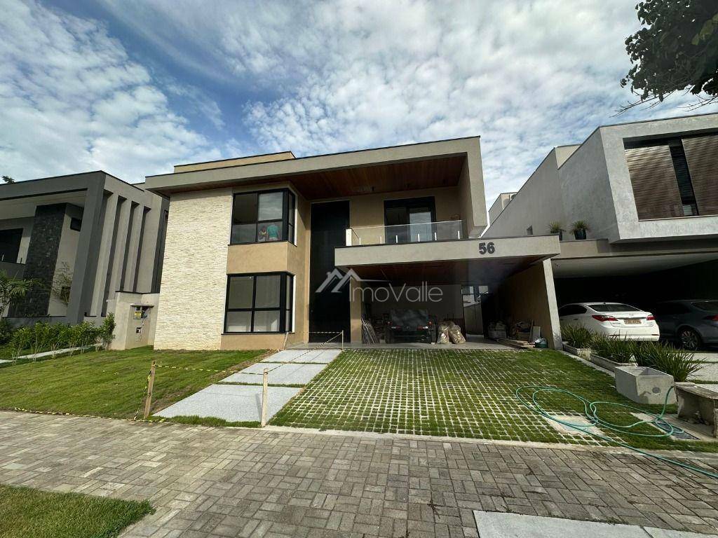 Casa de Condomínio à venda com 4 quartos, 378m² - Foto 1